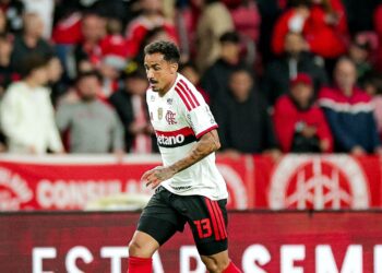 Danilo em Internacional x Flamengo