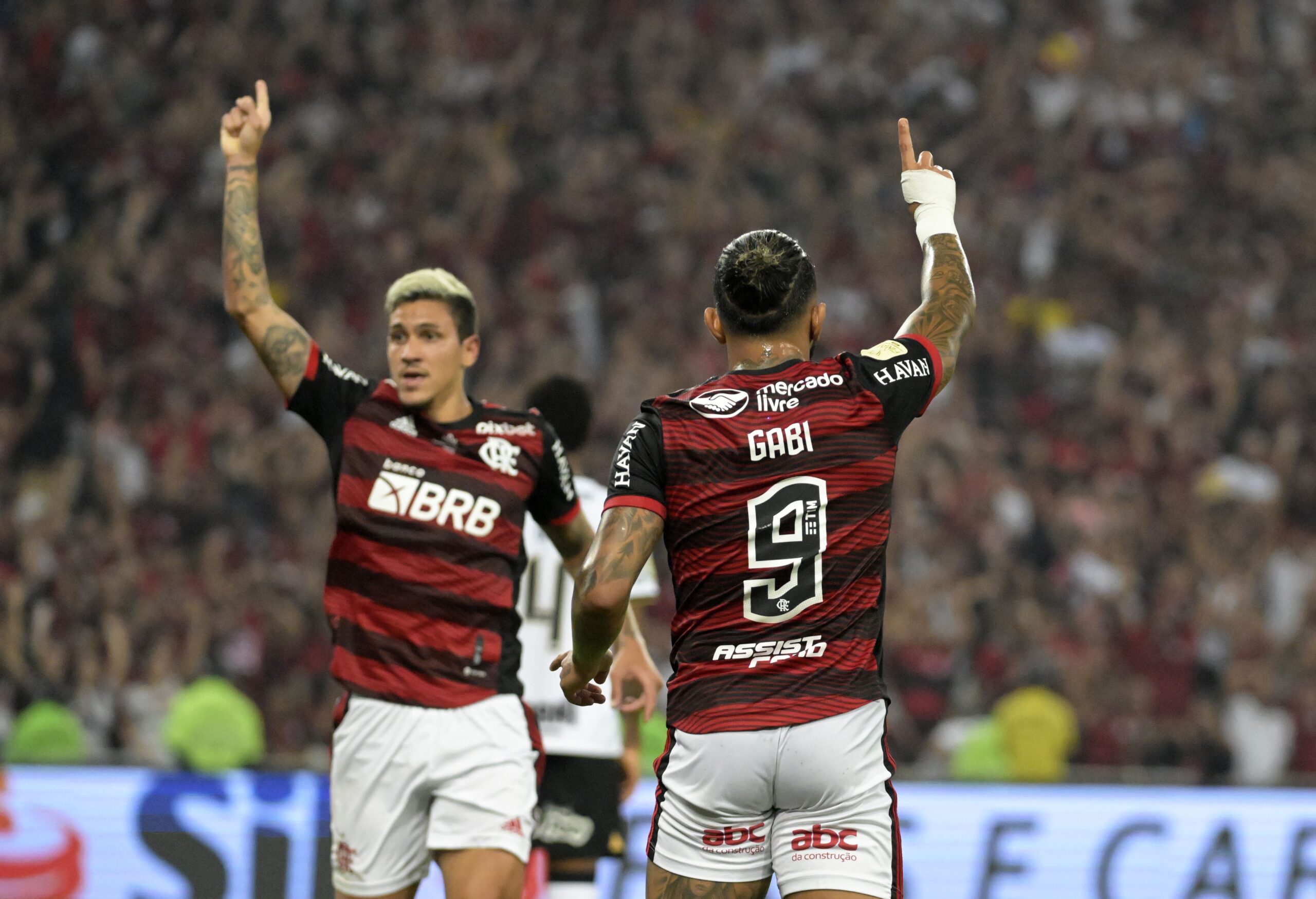 Pedro e Gabigol na final da Copa do Brasil em 2022