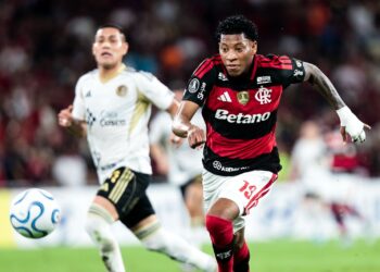 Plata em ação no Flamengo x Cusco