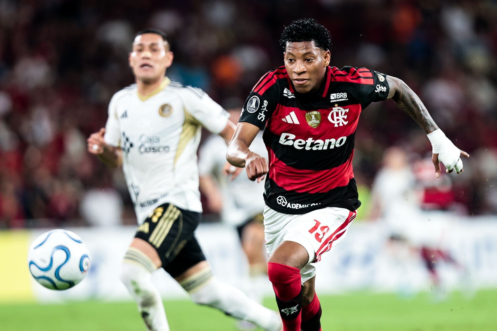 Plata em ação no Flamengo x Cusco
