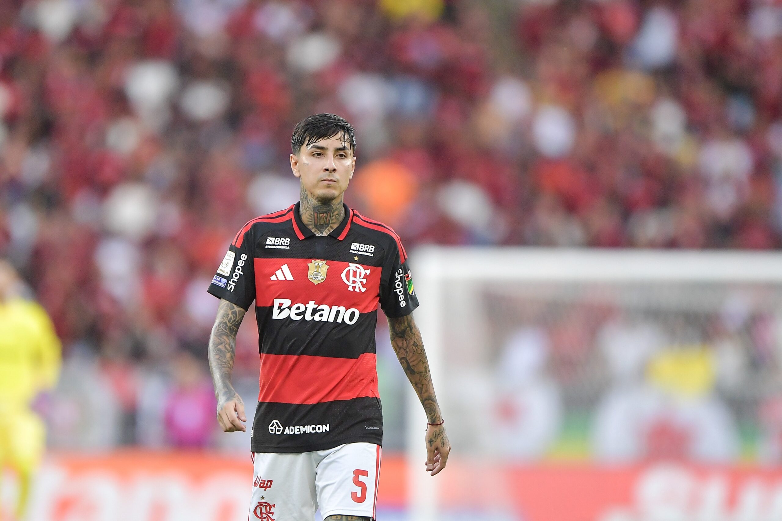 Pulgar durante jogo do Flamengo — Foto: Thiago Ribeiro/AGIF
