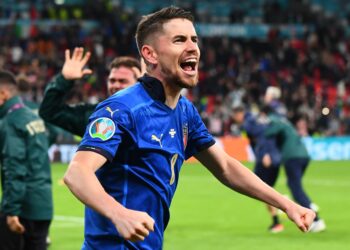 Jorginho marcou o último pênalti na vitória da Itália sobre a Espanha na semifinal da Euro-2020