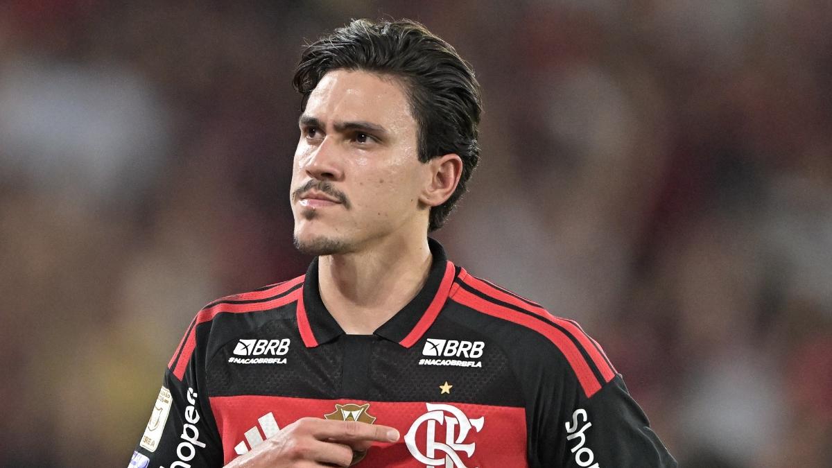 Flamengo vence Bragantino por 2 a 1 e abre vantagem na liderança do Brasileirão