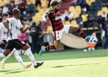 Gol de Gabigol contra o Athletico-PR na final da Libertadores de 2022
